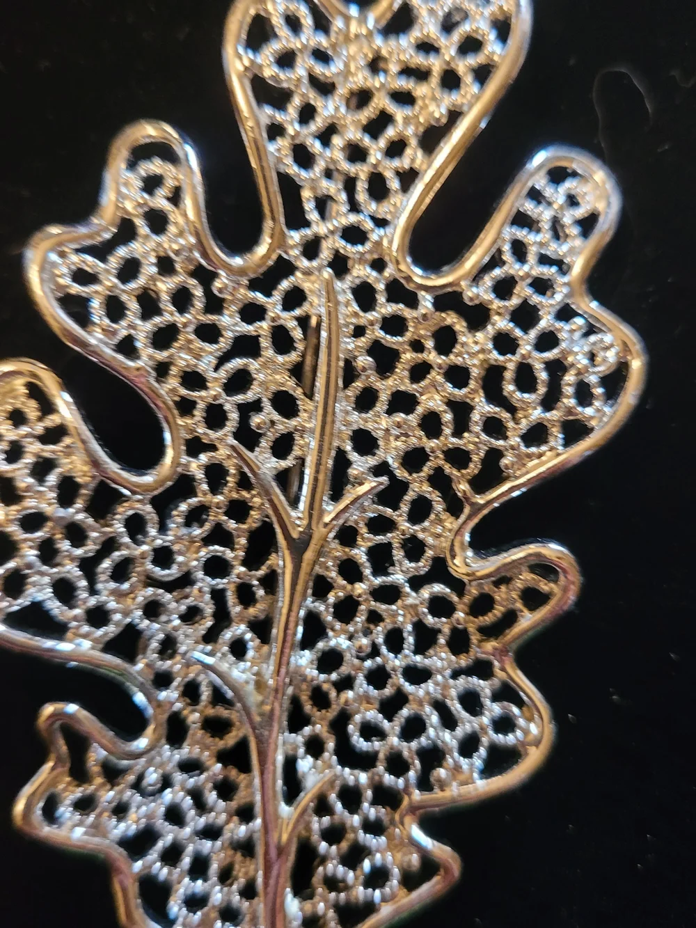 Vintage Sarah Coventry Silver Filigree Leaf Brooch Signed